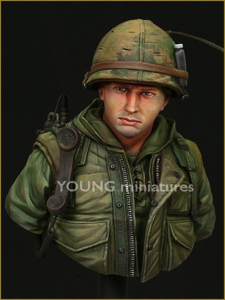 Young Miniatures YM1817 USMC Hue. Vietnam 1968 1/10