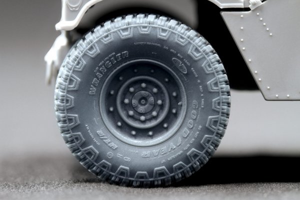 ScaleX WM 35002 HMMWV MT/R 12-bolt Ordinary wheel set (for Academy, ICM) 1/35