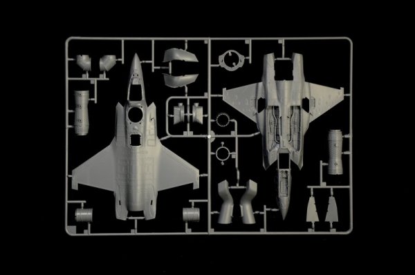 Italeri 1425 F-35 B Lightning II STOVL 1/72