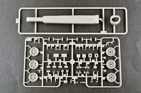 Trumpeter 09554 Russian BREM-1M Armoured Recovery Vehicle 1/35