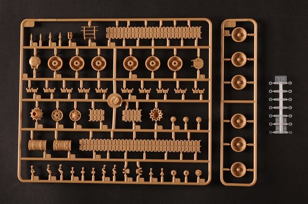 Hobby Boss 84853 British Challenger II (OP.Telic) Iraq 2003 1/48