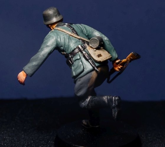 Toro 35F152 Wrzesień 1939 - Biegnący niemiecki kawalerzysta (2) 1/35
