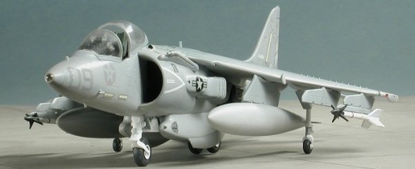 Hasegawa D19 AV-8B Harrier II (1:72)