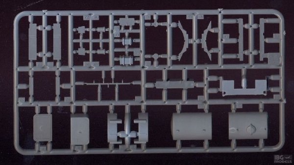 IBG 72016 Chevrolet C15A No.11 Cab Watertank 1/72