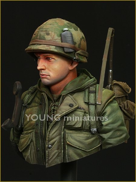 Young Miniatures YM1817 USMC Hue. Vietnam 1968 1/10