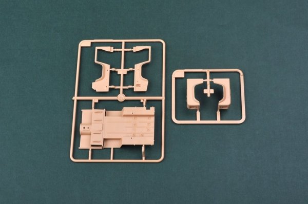 Hobby Boss 82450 RSOV with MG (1:35)