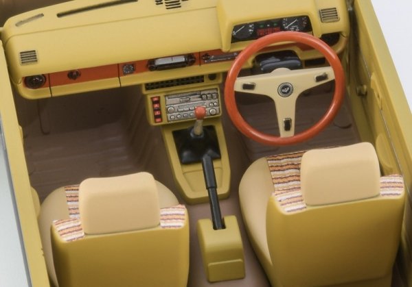 Hasegawa 20761 Toyota Starlet KP61 SE (3Door) Middle Version (1980) 1/24