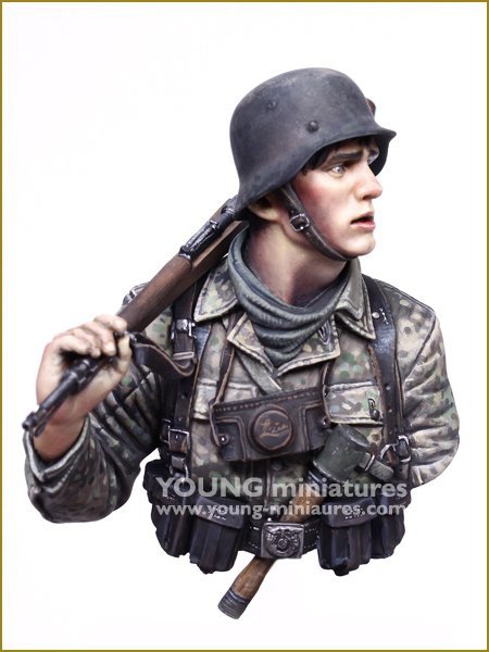 Young Miniatures YM1895 Young German Soldier WWII 1/10