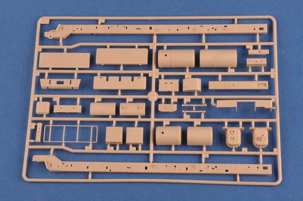 Hobby Boss 85525 M1070 Gun Truck 1/35