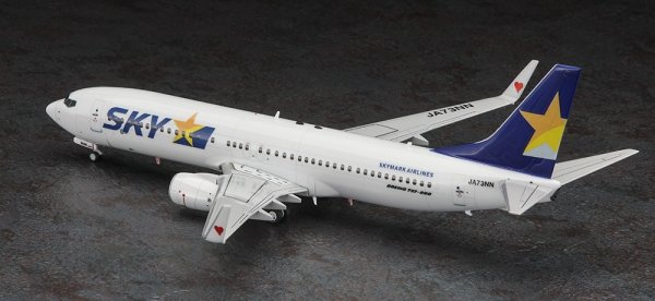 Hasegawa 10744 Boeing 737-800 Skymark Airlines 1/200