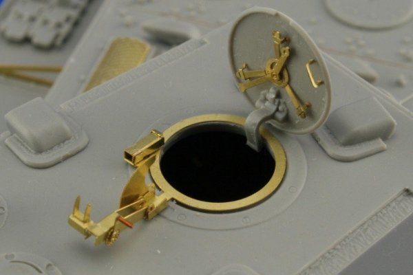 Eduard 35824 KV-1 Model 1942 1/35 Trumpeter