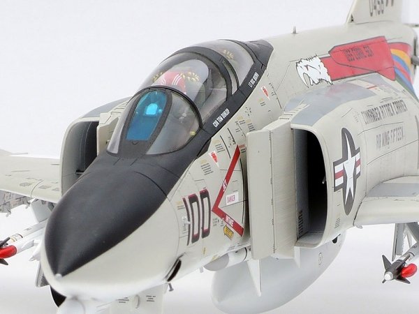 Tamiya 61121 McDonnell Douglas F-4B Phantom II 1/48