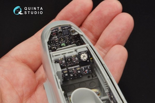 Quinta Studio QD32063 Bf 110C/D 3D-Printed &amp; coloured Interior on decal paper (for Dragon kit) 1/32
