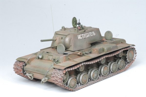 Zvezda 3539 KV-1 Soviet Heavy Tank 1:35