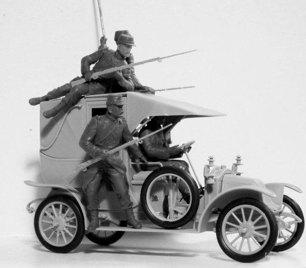 ICM 35660 Battle of the Marne (1914), Taxi car with French 1/35