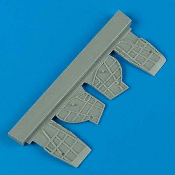 Quickboost QB72354 SB2C Helldiver undercarriage covers 1/72