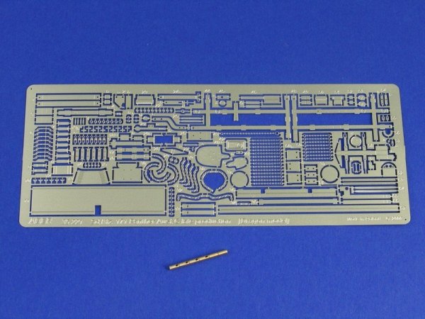 Aber 35221 German medium tank Pz.Kpfw. V, Ausf.G (Sd.Kfz. 171) Panther Ausf.G late - basic set (1:35)