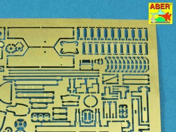 Aber 35259 Sd.Kfz.18 Pz.Kpfw.VI Ausf.E Tiger I (s.PzAbt. 501 in Tunisia) (1:35)