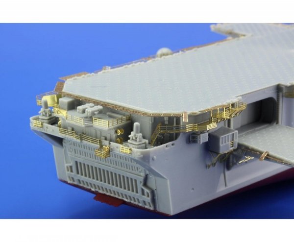Eduard 17033 USS Wasp LHD-1 HOBBY BOSS 1/700