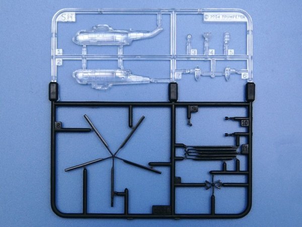 Trumpeter 05605 U.S. CVN-68 Nimitz aircraft carrier 1975 (1:350)