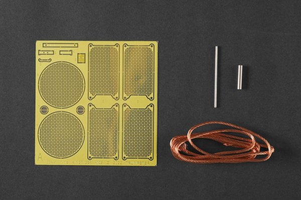 Trumpeter 00949 Pz.Kpfw.VI Sd.Kfz.182 Tiger II (Henschel 105mm) 1/16