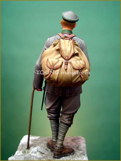 Young Miniatures YM7001-R Oberleutnant 3rd Light Infantry Regiment 1917 70mm