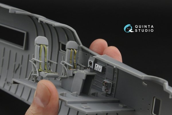 Quinta Studio QD32259 B-24D/B-24J Liberator, Pilot's compartment 3D-Printed &amp; coloured Interior on decal paper (Hobby Boss) 1/32