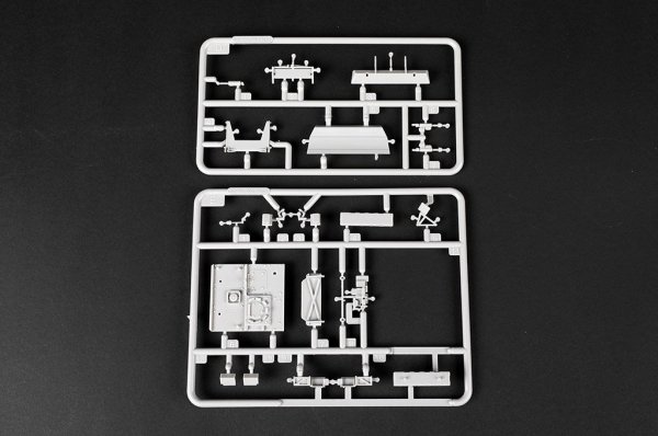 Trumpeter 07456 Stryker M1132 engineering vehicle with SOB engineering shovel 1/72