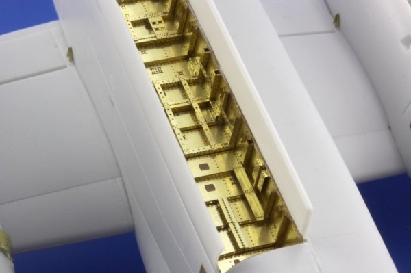 Eduard 48699 S-2E bomb bay 1/48 Kinetic