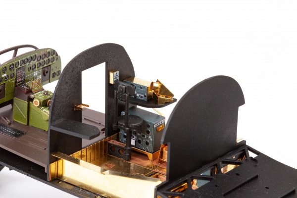Eduard 491451 B-24J nose &amp; radio compartment HOBBY BOSS 1/48