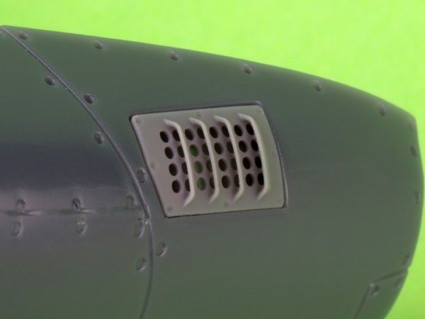 Master AM-48-193 P-51 Mustang - pokrywa wlotu powietrza do gaźnika - typ z żaluzjami dla RAF - wersja A (do modelu Meng) 1/48