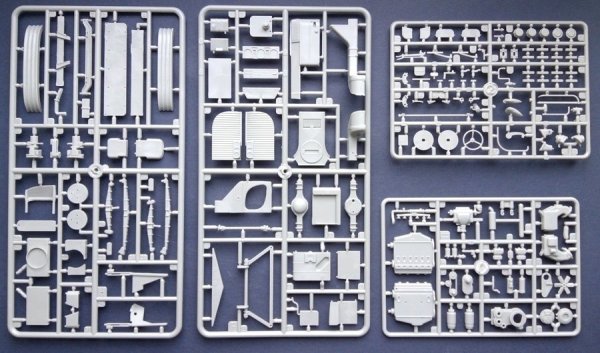 Roden 816 GMC PD3701 Silverside Bus &quot;Greyhound Lines&quot; 1/35