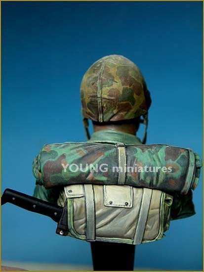 Young Miniatures YM1813 SUSMC IWOJIMA 1945 1/10