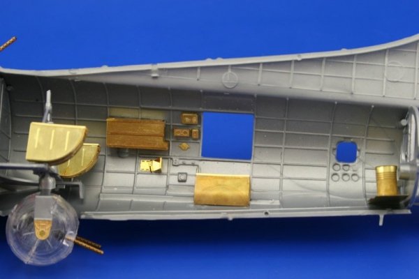 Eduard 49362 B-17G rear interior 1/48 Revell