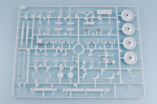 Trumpeter 00210 Kriegslokomotive BR52 (1:35)
