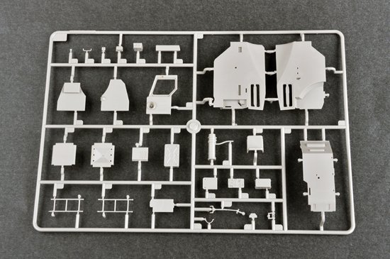 Trumpeter 01058 DPRK Hwasong 5 short-range tactical ballistic missile 1/35
