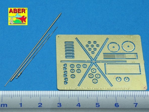Aber R-30 German 2m, 1,8m and 1,4m aerials for command tanks (1:35)