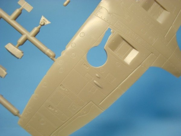 AZ Model AZ7390 Supermarine Spitfire Mk.IXc ,,MTO'' (1:72)