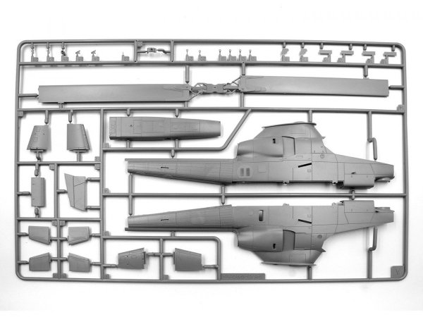 ICM 48299 AH-1G ‘Arctic Cobra’ US Helicopter 1/48