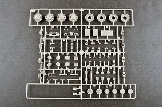 Trumpeter 01079 KET-T Recovery Vehicle Based on MAZ-537 Heavy Truck 1/35