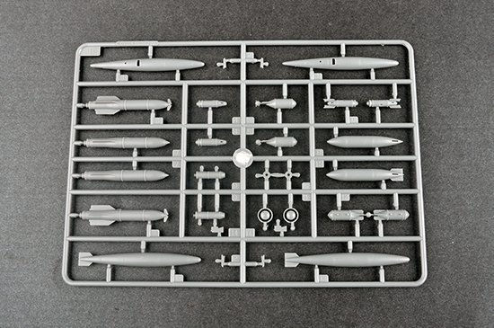 Trumpeter 01684 Nanchang Q-5 Yi 1/72