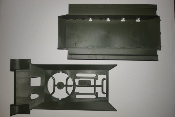 ICM 35370 Pz.Kpfw. 747 T-34 (r), WWII German Medium Tank (1:35)