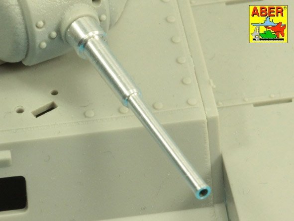 Aber 35L-318 Główne uzbrojenie do radzieckiego ciężkiego czołgu SMK 1X76,2mm L-11, 1x45mm M1932 1/35