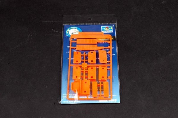 Trumpeter 09917 Model Saw 