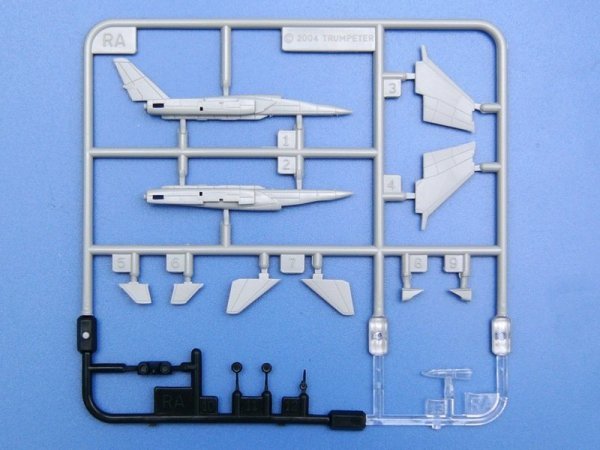 Trumpeter 05605 U.S. CVN-68 Nimitz aircraft carrier 1975 (1:350)