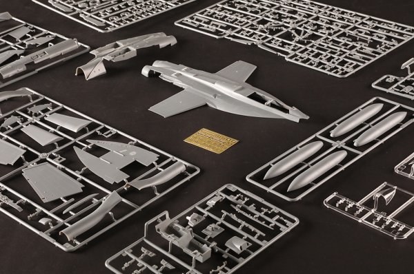 Hobby Boss 85819 F/A-18F Super Hornet VFC-12 1/48