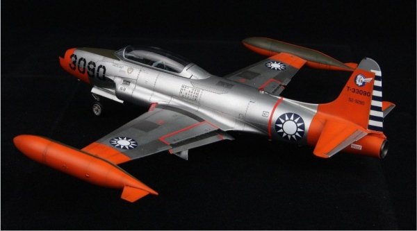 Great Wall Hobby S4805 RoCAF T-33A Shooting Star (1:48)
