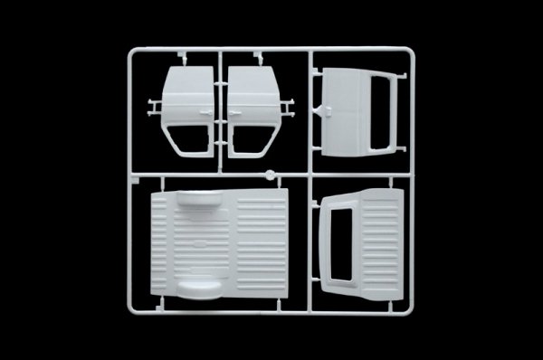 Italeri 3975 Ford Transit "Italeri" 1/24