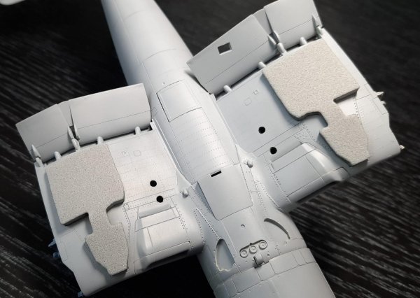Omask 74802 F4U Corsair wheel bay plugs (for Tamiya) 1/48