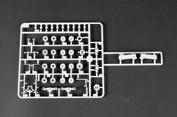Trumpeter 07195 MAZ-537G Late production type with MAZ/ChMZAP-5247G semitrailer 1/72